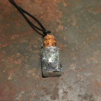 Hänge "Stjärnfall" Glasflaska mini med stjärnor och stjärnfall. OBS! Band säljs separat.