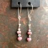 Örhängen silverpläterad wire metallpärlor och rosa indisk agat 7 cm långa